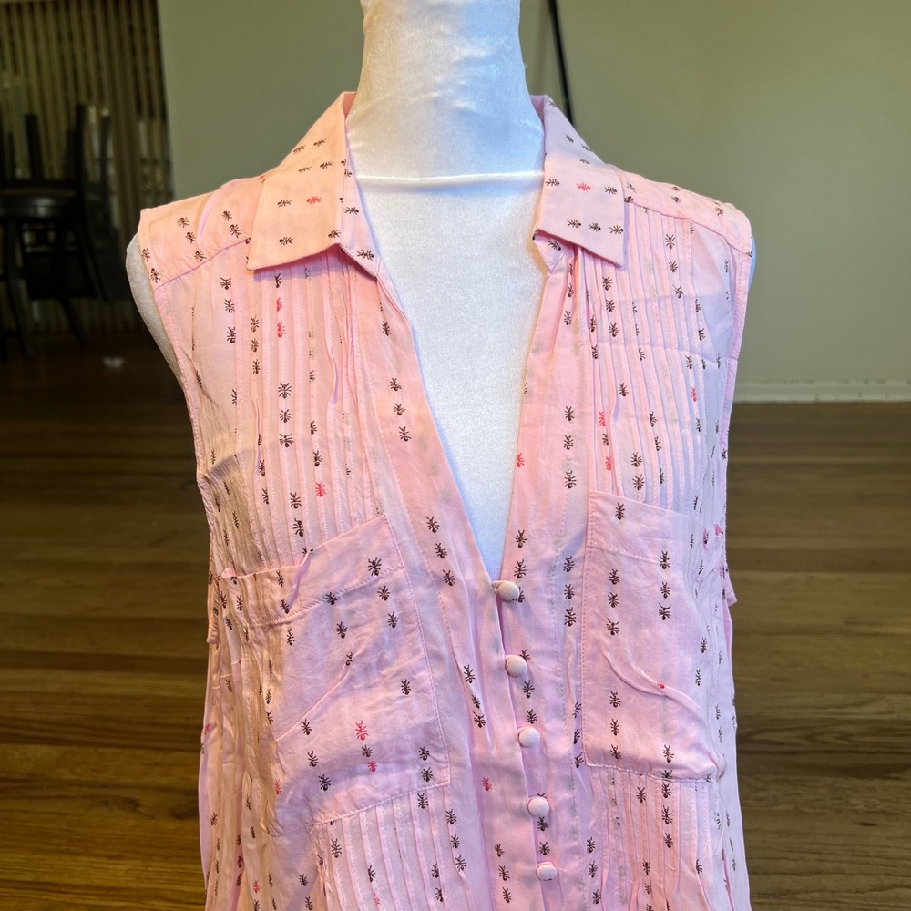 Conversations by Anthropologie Pink Ant Print Sleeveless Pintuck Blouse Size L - Picture 3 of 8